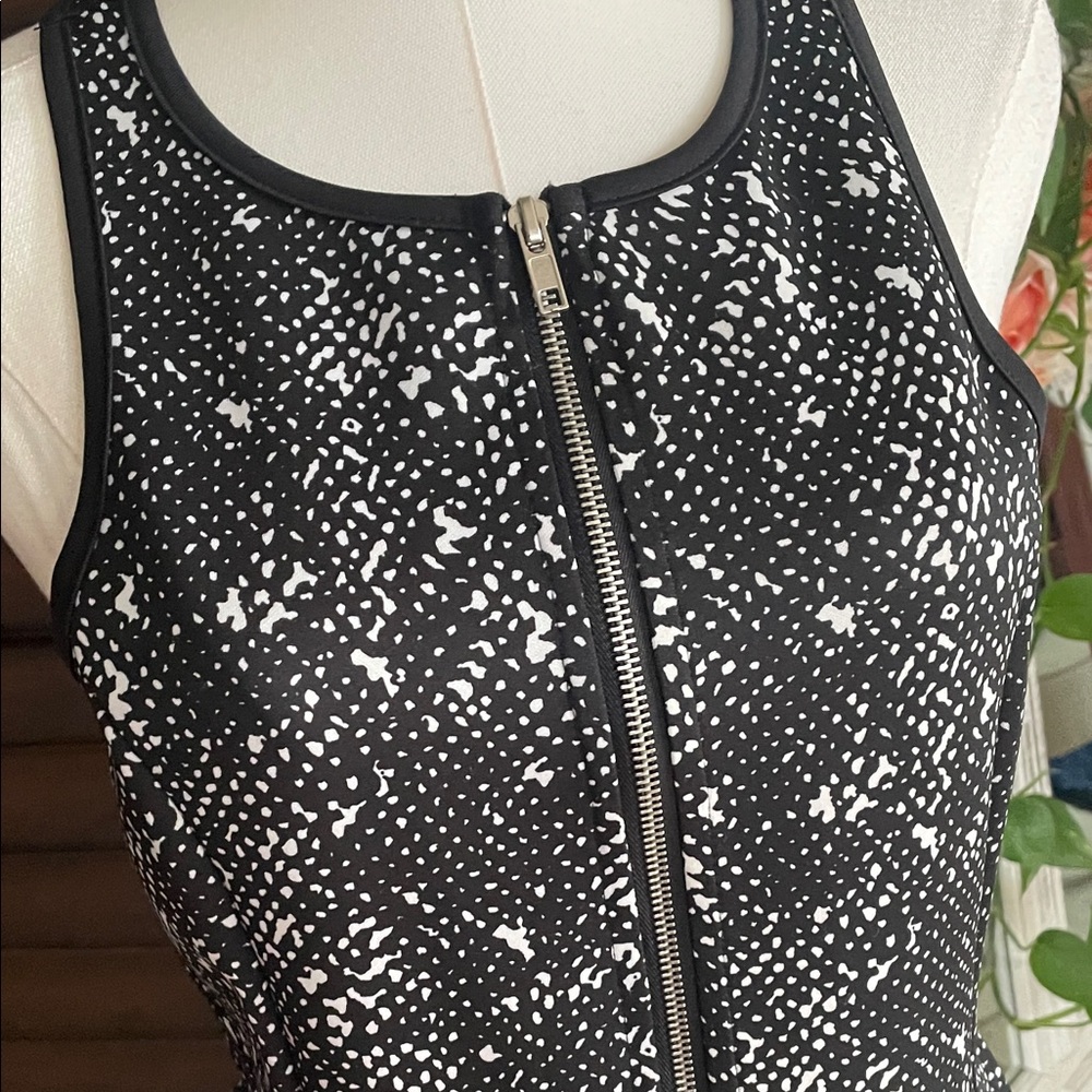 NWT $208 Romeo Juliet Fit Flare Black and White Dress Scuba Feel Pockets Medium - Picture 6 of 11